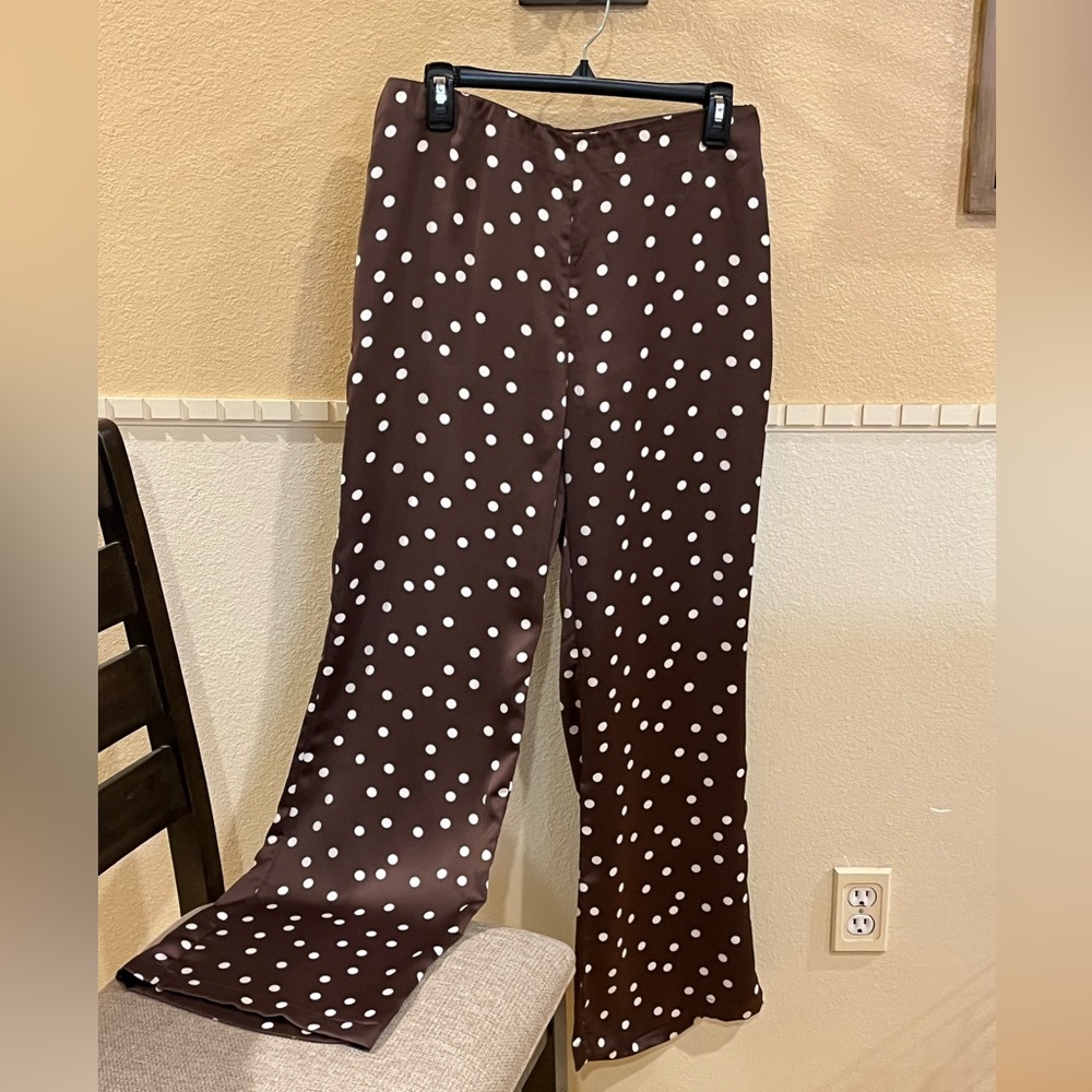 Camila Coelho wide leg polka dot satin pants. Stretchy waist. Brown white M. NWT - Picture 4 of 12
